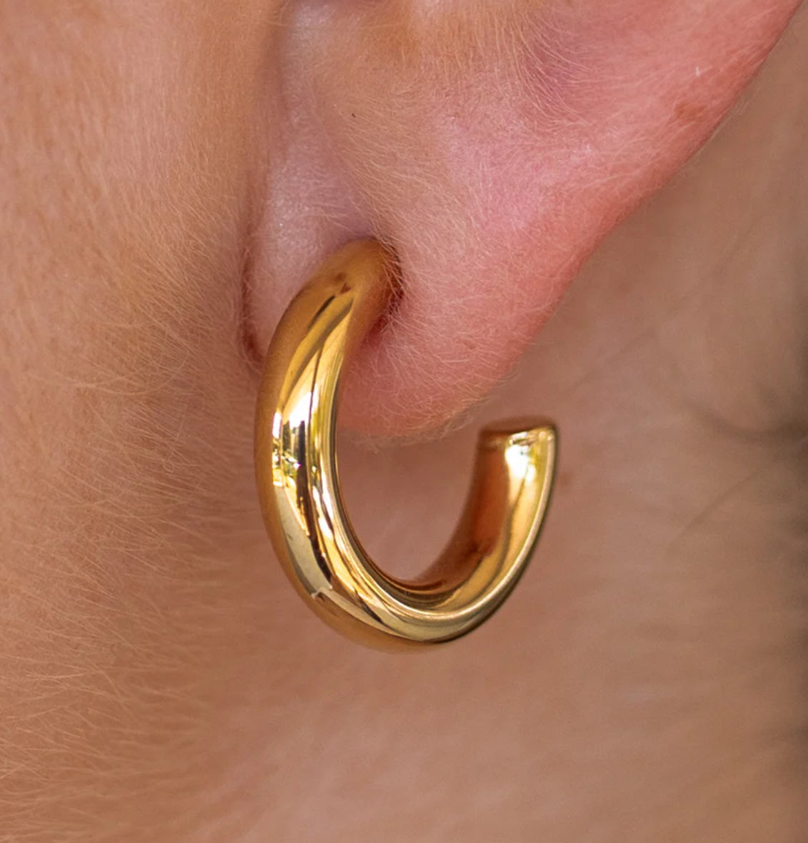 Jolie hoops